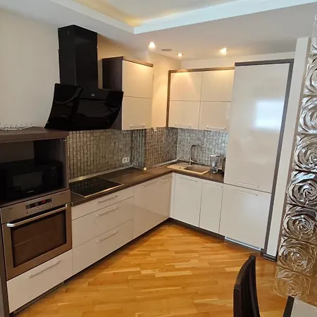 Lejlighed Cozy 2-bedroom Big